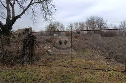 Na predaj stavebný pozemok v obci Martovce