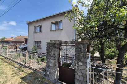 Spacious 4-room family house with a large outbuilding in Gabčíkovo