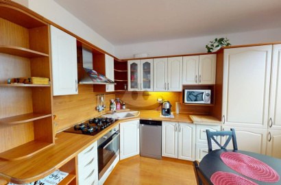 Spacious 2-room apartment with a balcony near the town center in Komárno